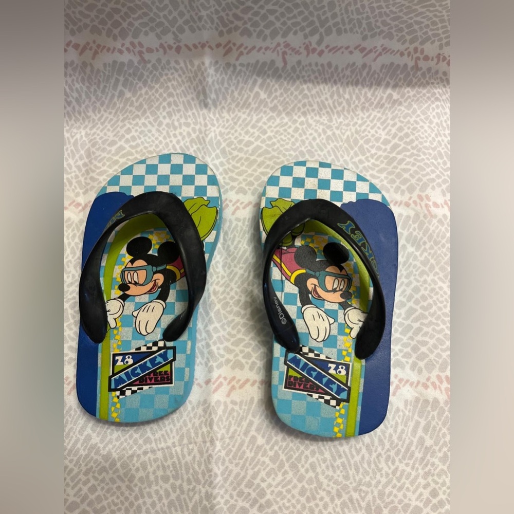 (18) Disney Kids Flip Flops - Blue and Black